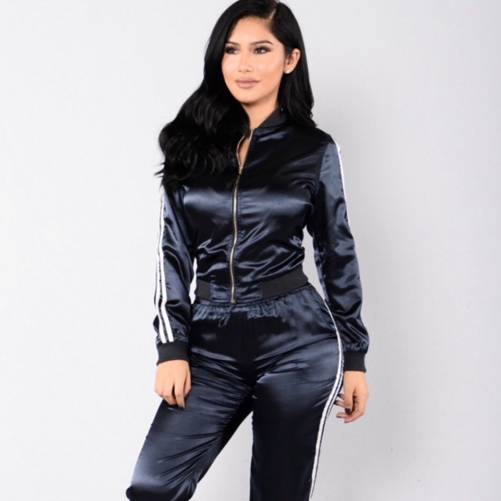 Blue Satin FashionNova Jogger Set 🥶